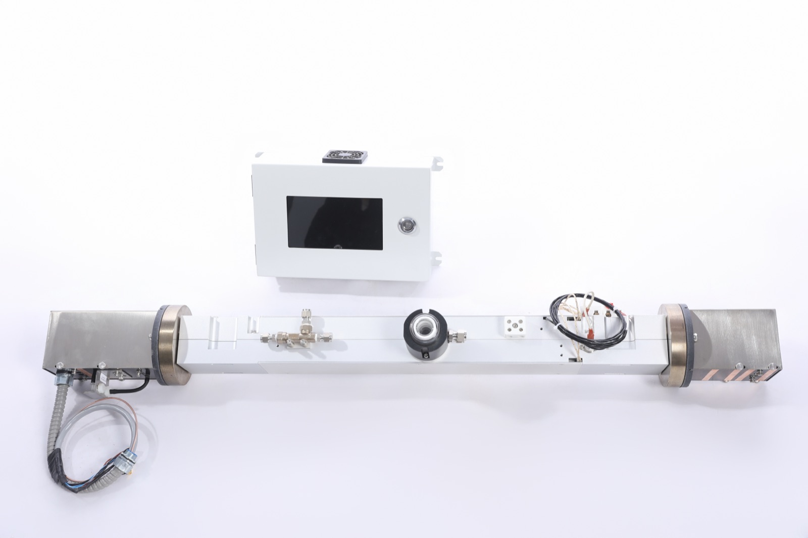 ZS8100-NH3 extractive TDLAS ammonia analyzer — front view